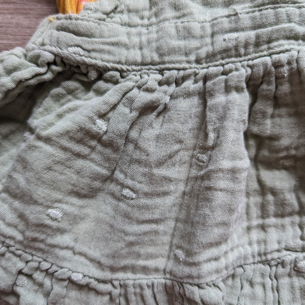 2/$10 Nwot floral pinafore set - Picture 2 of 11